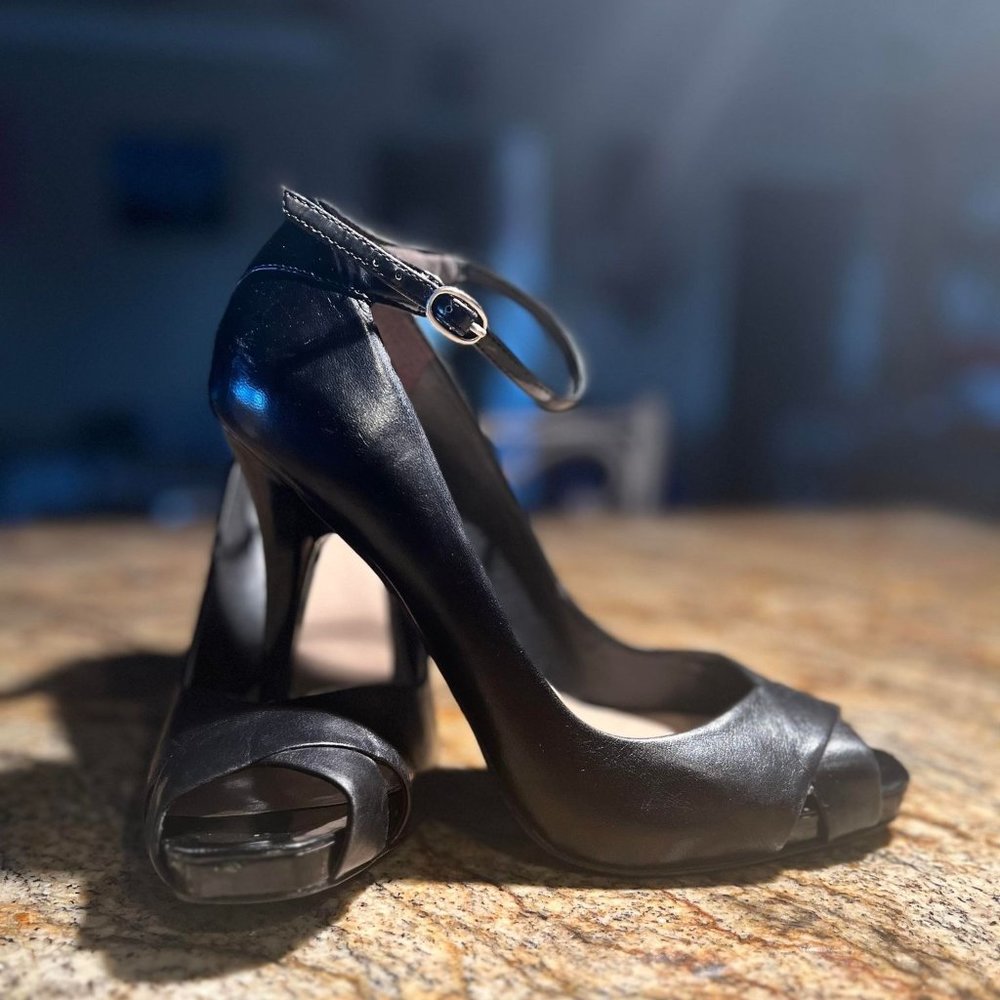 Nine West black leather heels size 9-M